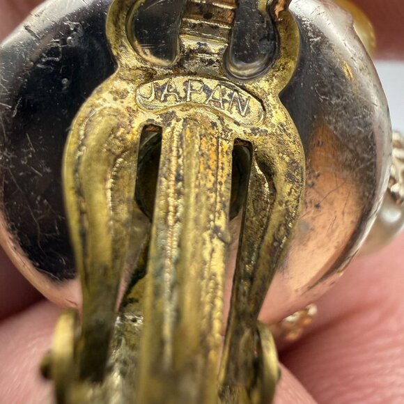 Vintage Japan Cluster Faux Pearl Clip-On Earrings Gold & Champagne Beads - Picture 7 of 9